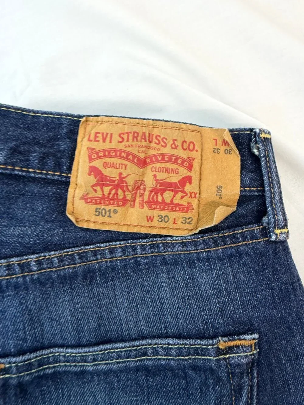 Men's Levi 501 Button Fly Jeans 30x32
